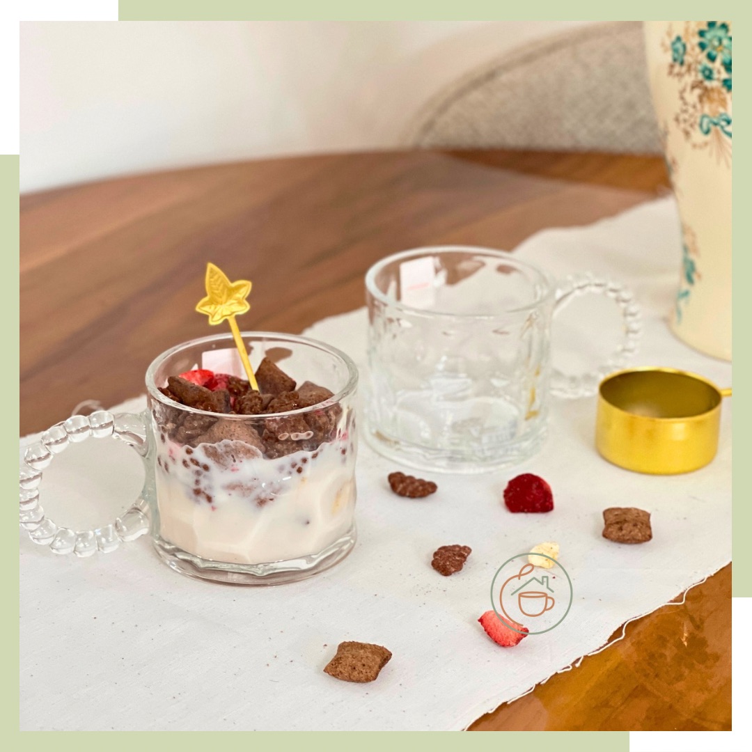 فنجان و لته خوری دسته مرواریدی طرح دفرمه شفاف Deli