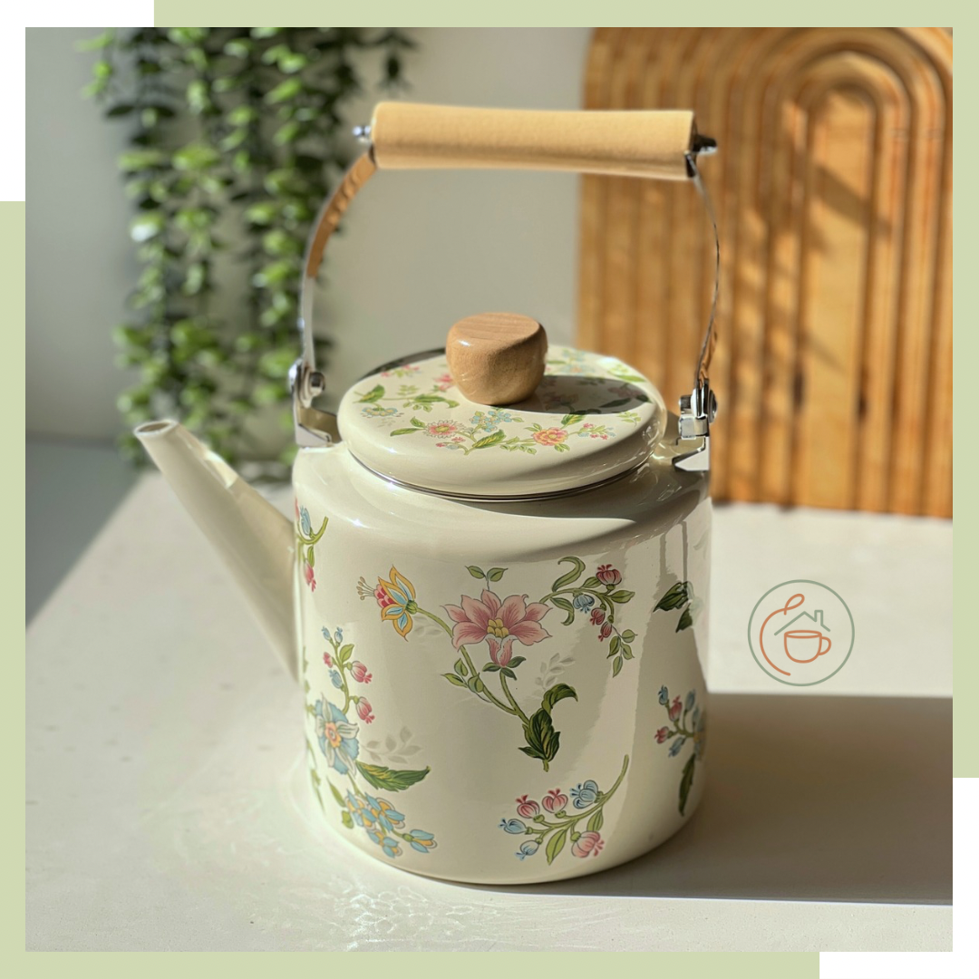 کتری لعابی گل دار دسته بامبو